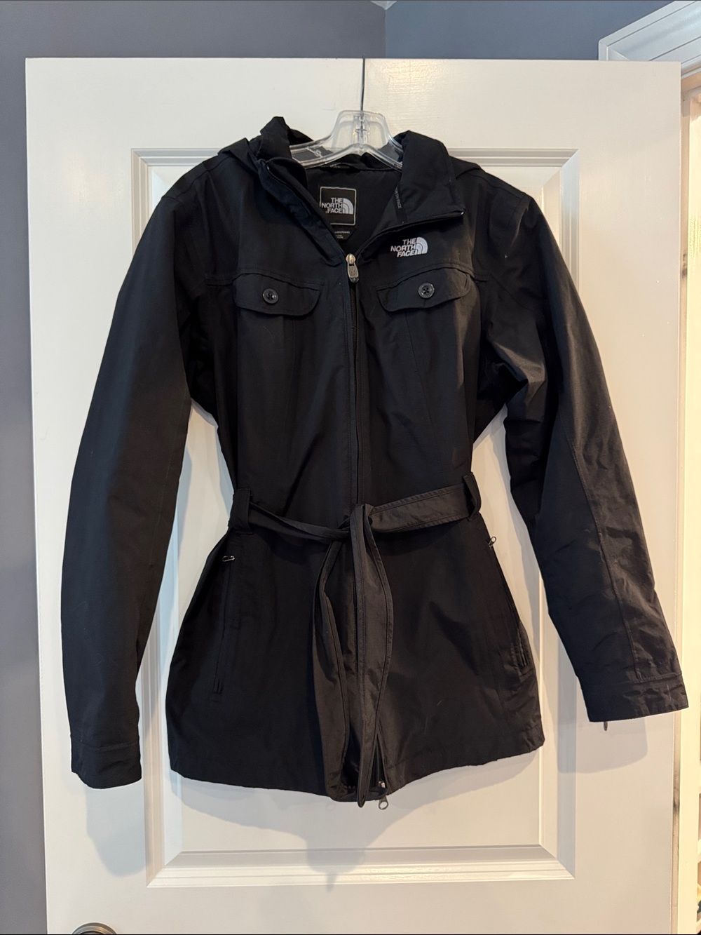 The North Face Women's Black Hyvent rain jacket size M